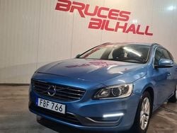 Blå Begagnad 2015 Volvo V60 Momentum Kombi | 144 900 kr (Marknadspris)