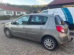 Brun Begagnad 2012 Renault Clio R.S. Halvkombi | 42 000 kr (Marknadspris)