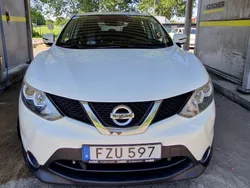 Vit Begagnad 2015 Nissan Qashqai SUV | 104 000 kr (Marknadspris)