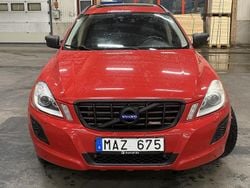 Röd Begagnad 2012 Volvo XC60 R-Design SUV | 96 000 kr (Marknadspris)