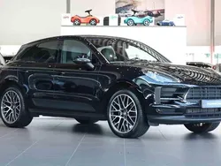 Svart Begagnad 2021 Porsche Macan SUV | 469 000 kr