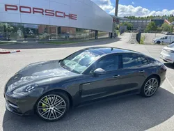 Grå Begagnad 2018 Porsche Panamera Sedan | 609 000 kr