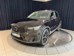 Svart Begagnad 2022 Volvo XC40 R-Design SUV | 409 000 kr (Dyr)