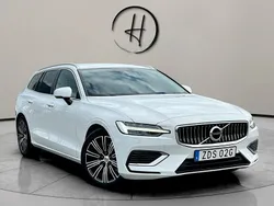 Vit Begagnad 2022 Volvo V60 Kombi | 299 900 kr (Bra pris)