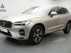Ljusgrå Begagnad 2022 Volvo XC60 Core SUV | 469 900 kr (Marknadspris)