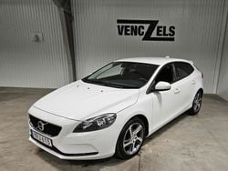 Vit Begagnad 2017 Volvo V40 Business Edition Kombi | 169 000 kr (Marknadspris)