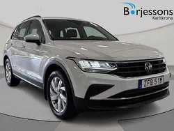 Vit Begagnad 2021 VW Tiguan Life SUV | 284 000 kr (Marknadspris)