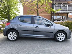 Grå Begagnad 2010 Peugeot 207 Halvkombi | 32 000 kr (Marknadspris)