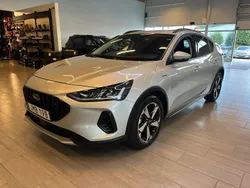 Grå Begagnad 2023 Ford Focus Active Halvkombi | 198 000 kr (Bra pris)