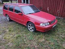 Röd Begagnad 2000 Volvo V70 Standard Kombi | 6 000 kr (Superpris)