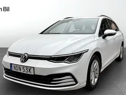 Vit Begagnad 2022 VW Golf VIII Life Kombi | 259 900 kr (Marknadspris)