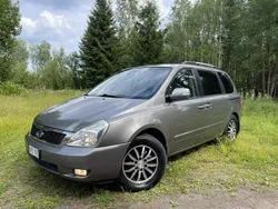 Grå Begagnad 2011 Kia Carnival 4 Minibuss | 59 500 kr