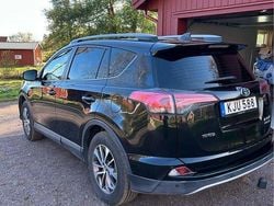 Svart Begagnad 2018 Toyota RAV4 Hybrid Active SUV | 187 500 kr (Marknadspris)