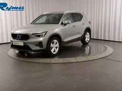 Grå (vapour grey metallic) Begagnad 2023 Volvo XC40 Core SUV | 354 900 kr (Bra pris)