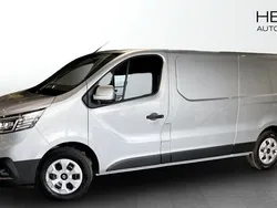 Grå (grey) Ny 2024 Renault Trafic Van | 412 375 kr