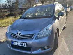 Blå Begagnad 2010 Toyota Verso Minibuss | 129 000 kr (Dyr)