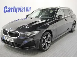 Svart metallic Begagnad 2023 BMW 330 Comfort Edition Kombi | 429 000 kr