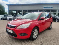 Röd Begagnad 2011 Ford Focus Platinum Kombi | 22 900 kr (Marknadspris)