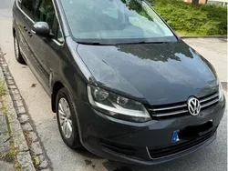 Grå Begagnad 2012 VW Sharan Minibuss | 120 000 kr (Marknadspris)