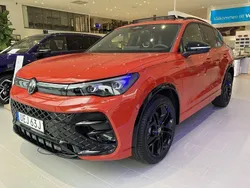 Röd Ny 2025 VW Tiguan R-line SUV | 722 500 kr