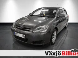 Grå Begagnad 2004 Toyota Corolla Halvkombi | 52 900 kr (Lite dyr)