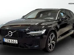 Svart (black) Begagnad 2021 Volvo V60 R-Design Kombi | 309 900 kr (Marknadspris)