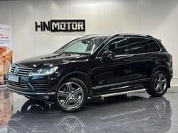 Svart Begagnad 2016 VW Touareg R-line SUV | 259 900 kr (Dyr)