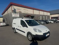 Vit Begagnad 2014 Peugeot Partner Minibuss | 59 900 kr (Marknadspris)