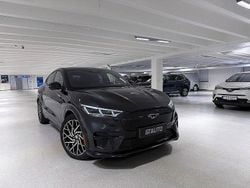 Grå Begagnad 2021 Ford Mustang Mach-E GT Performance Edition SUV | 529 900 kr (Marknadspris)