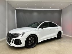 Vit Begagnad 2023 Audi RS3 Design Halvkombi | 729 900 kr (Dyr)