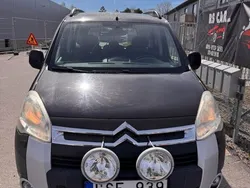 Svart Begagnad 2011 Citroën Berlingo Minibuss | 45 500 kr (Marknadspris)