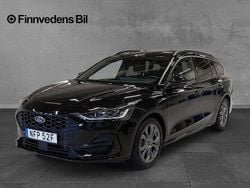 Svart Begagnad 2022 Ford Focus ST-Line X Kombi | 209 000 kr (Marknadspris)