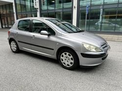 Grå Begagnad 2004 Peugeot 307 Halvkombi | 16 900 kr (Marknadspris)