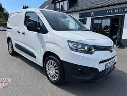 Vit Begagnad 2022 Toyota Proace City Van | 167 500 kr (Marknadspris)