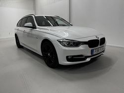 Vit Begagnad 2015 BMW 320 Sport Line Kombi | 134 600 kr (Marknadspris)