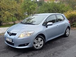Blå Begagnad 2007 Toyota Auris Halvkombi | 47 000 kr (Marknadspris)