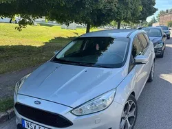 Grå Begagnad 2015 Ford Focus Trend Kombi | 58 000 kr (Marknadspris)