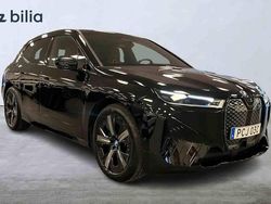 Svart Begagnad 2024 BMW iX Comfort Edition SUV | 629 000 kr (Marknadspris)