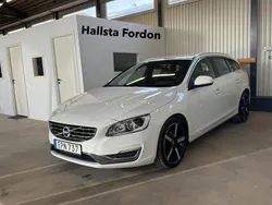 Vit Begagnad 2015 Volvo V60 Summum Kombi | 124 900 kr (Marknadspris)
