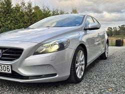 Grå Begagnad 2013 Volvo V40 Summum Kombi | 99 500 kr (Marknadspris)