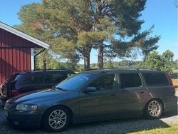 Grå Begagnad 2005 Volvo V70 Kinetic Kombi | 20 000 kr (Bra pris)