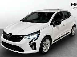 Vit (white) Ny 2024 Renault Clio V Evolution Halvkombi | 232 800 kr (Marknadspris)