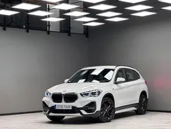 Vit Begagnad 2021 BMW X1 Sport Line SUV | 329 900 kr (Marknadspris)
