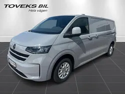 Grå (stone grey) Ny 2025 VW T6.1 Van | 623 500 kr (Marknadspris)
