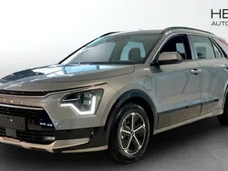 Grå (silver) Ny 2025 Kia Niro SUV | 431 100 kr