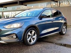Blå Begagnad 2019 Ford Focus Active Halvkombi | 159 900 kr (Marknadspris)