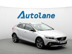 Bright silver metallic Begagnad 2017 Volvo V40 CC Kombi | 169 900 kr (Marknadspris)