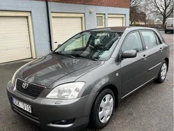 Grå Begagnad 2004 Toyota Corolla Halvkombi | 33 000 kr (Marknadspris)