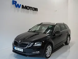 Svart Begagnad 2017 Skoda Octavia Kombi | 229 800 kr
