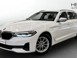 Vit (white) Begagnad 2022 BMW 520 Kombi | 258 700 kr